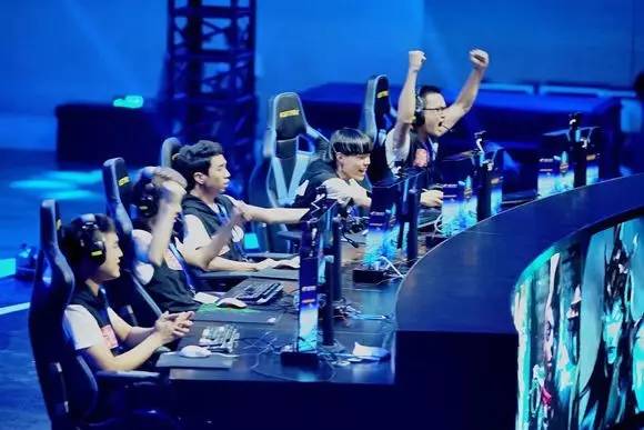 三位一体 三位一体